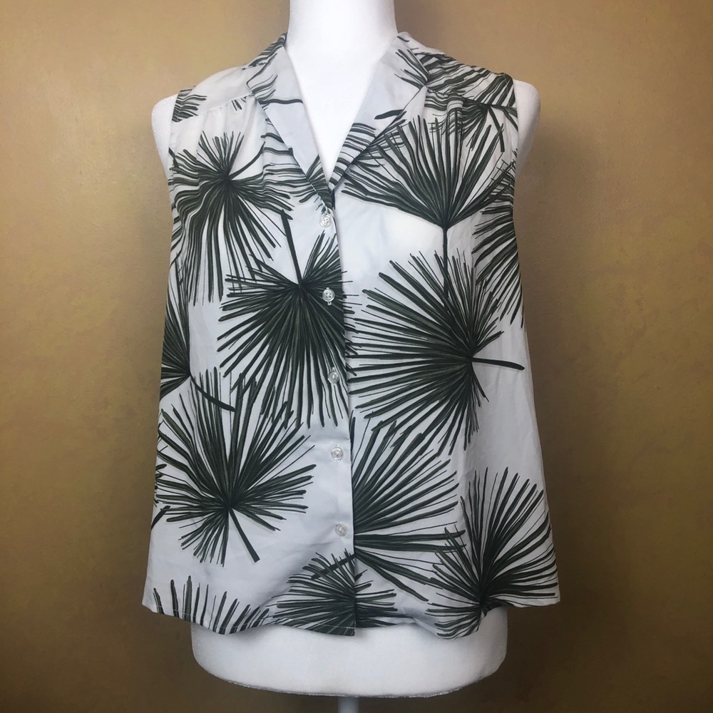 Women’s blouse size small